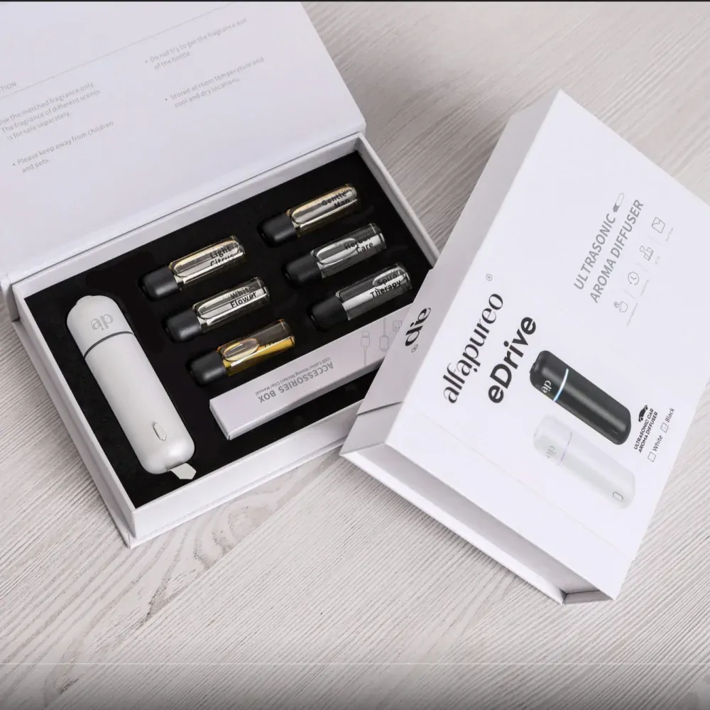 AlfaPureo eDrive – inteligentní difuzér do auta white + 6ks aroma olejů